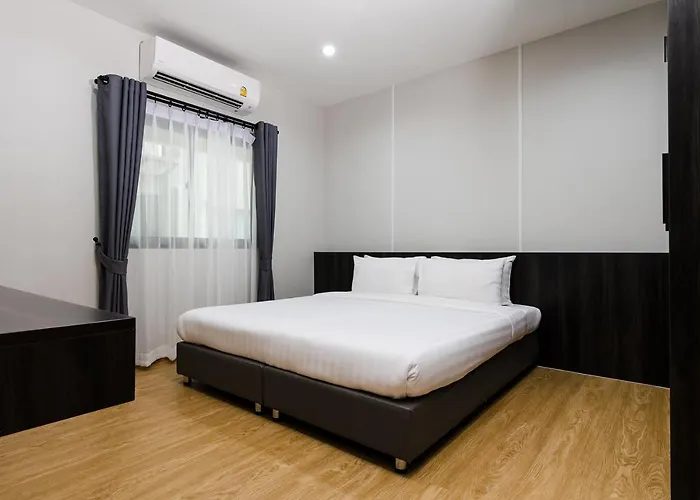 College Haus Rangnam 曼谷