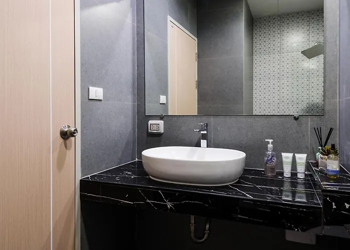 College Haus Rangnam 4* בנגקוק