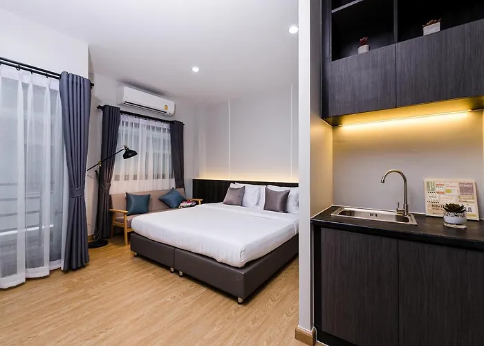 College Haus Rangnam 4* 曼谷